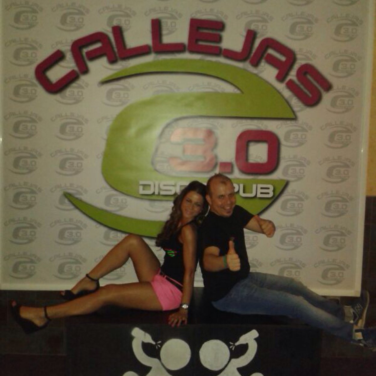 Callejas 3.0 El mejor ambiente por el dia y la mejor diversion por la noche donde tu eres el/la protagonista.Os esperamos.