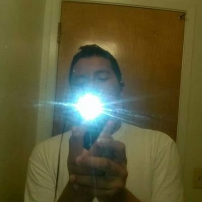 Plays video games , love women and call of duty..Follow back. Play on PS3