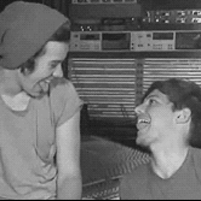 Hi beautiful :) please retweet the link then feel free to ask @ugh_larryfeels for a favour x https://t.co/Lkzdv6OQEL