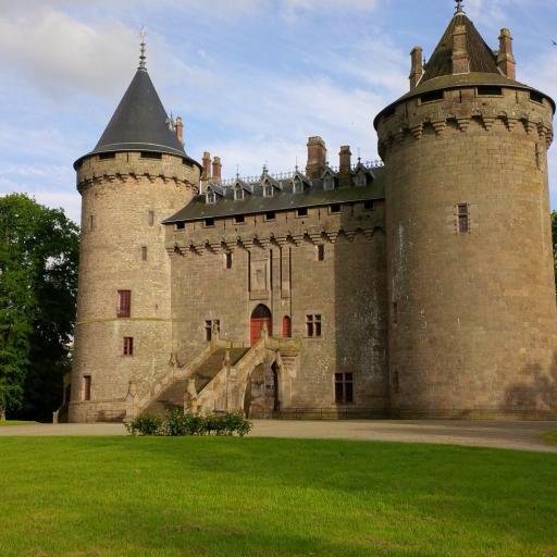 Explore for yourself an ancient château evocative of Brittany's battling past, set in a glorious English-style park and steeped in the memory of Chateaubriand.