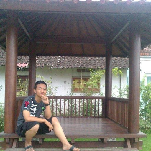 Mungkin aku bukan seseorang yang yang bisa ini itu...
Tpi, ini AKU dengan segala KEKURANGAN yang aku SYUKURI :-D:-D