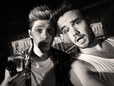 follow @MelMel1D
