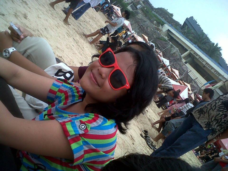 S1 Akuntansi I UWKS I SURABAYA I BERDIRI TERINJAK I 09th March 96 I I'm Muslim I Better be free bird than a captive king :)
