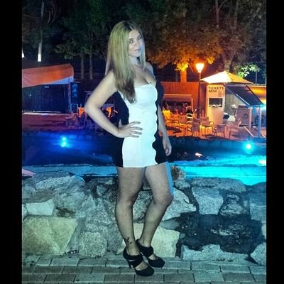 Profesora de Educación Infantil. Amiga de mis amigos. Me encanta salir de fiesta y estar rodeada de mi gente. Pablo Alboran .