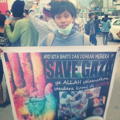 saya hanya akan mempertahankan orang yang ingin memperthankan saya,tanpa alasan apapun termaksud perbedaan dalam hal apapun !!