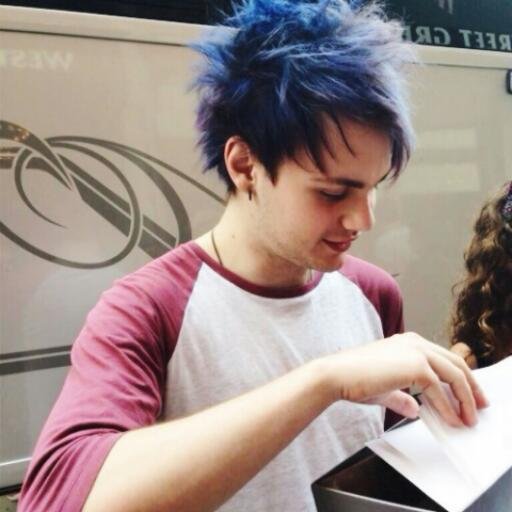 ♡ free follow bcs you deserve it ♡