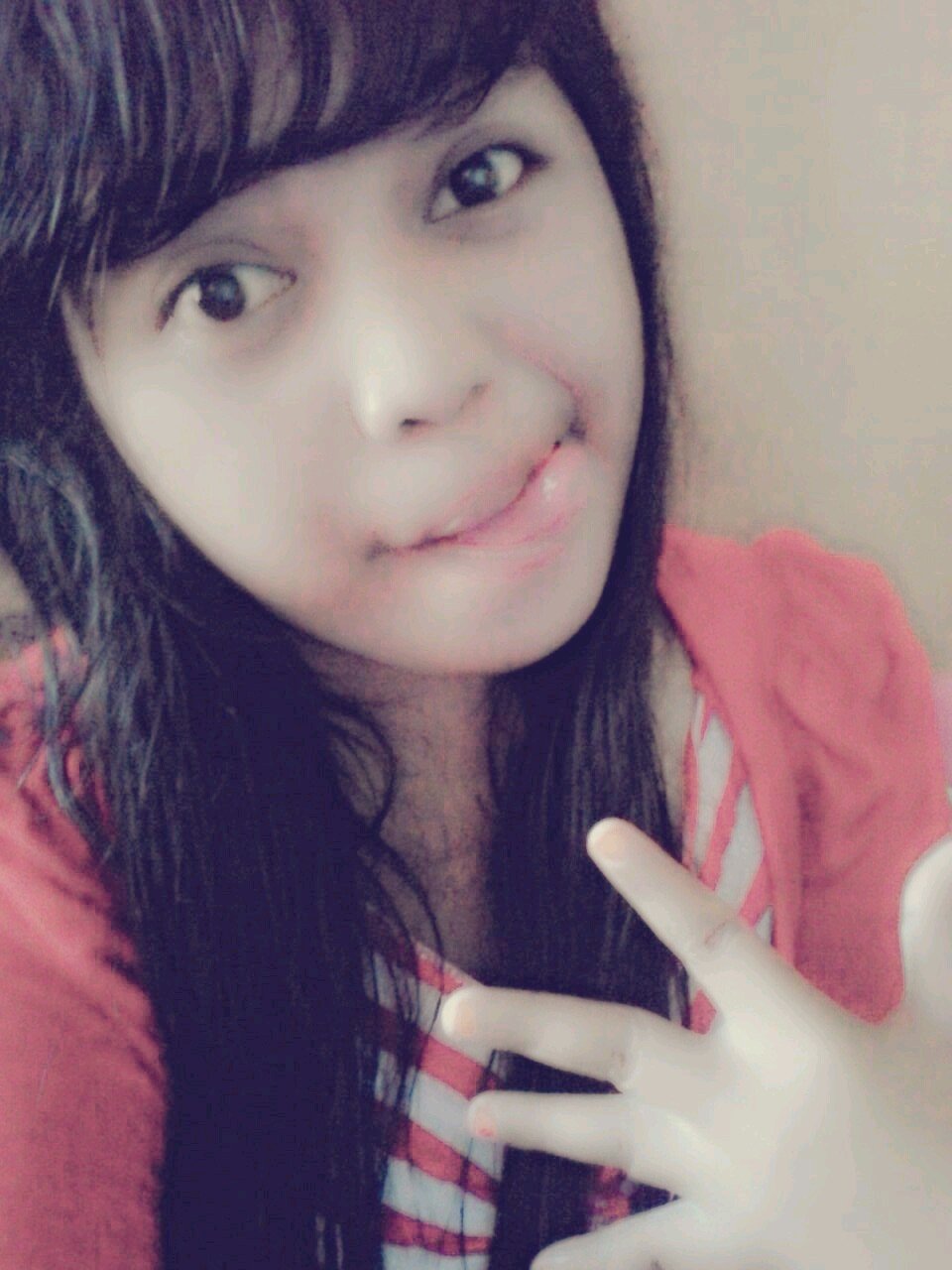 LilisRestiani's profile picture. follow me.. saya ingin mmpunyai tman sbnyak*.a di Twitter :) trimakasih ({})