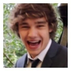 free follow from @kneesockslwt , she follows back :~)
