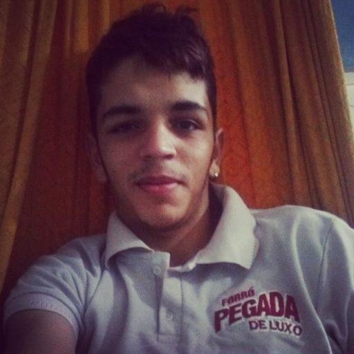 Um Cara Legal, Fã Do @JoaoNetoOficial Trabalho Na Banda @Pegada_deluxo e o Resto Segue e Perguntaa