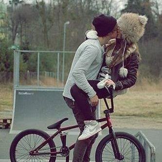 Ivanalana031's profile picture. 