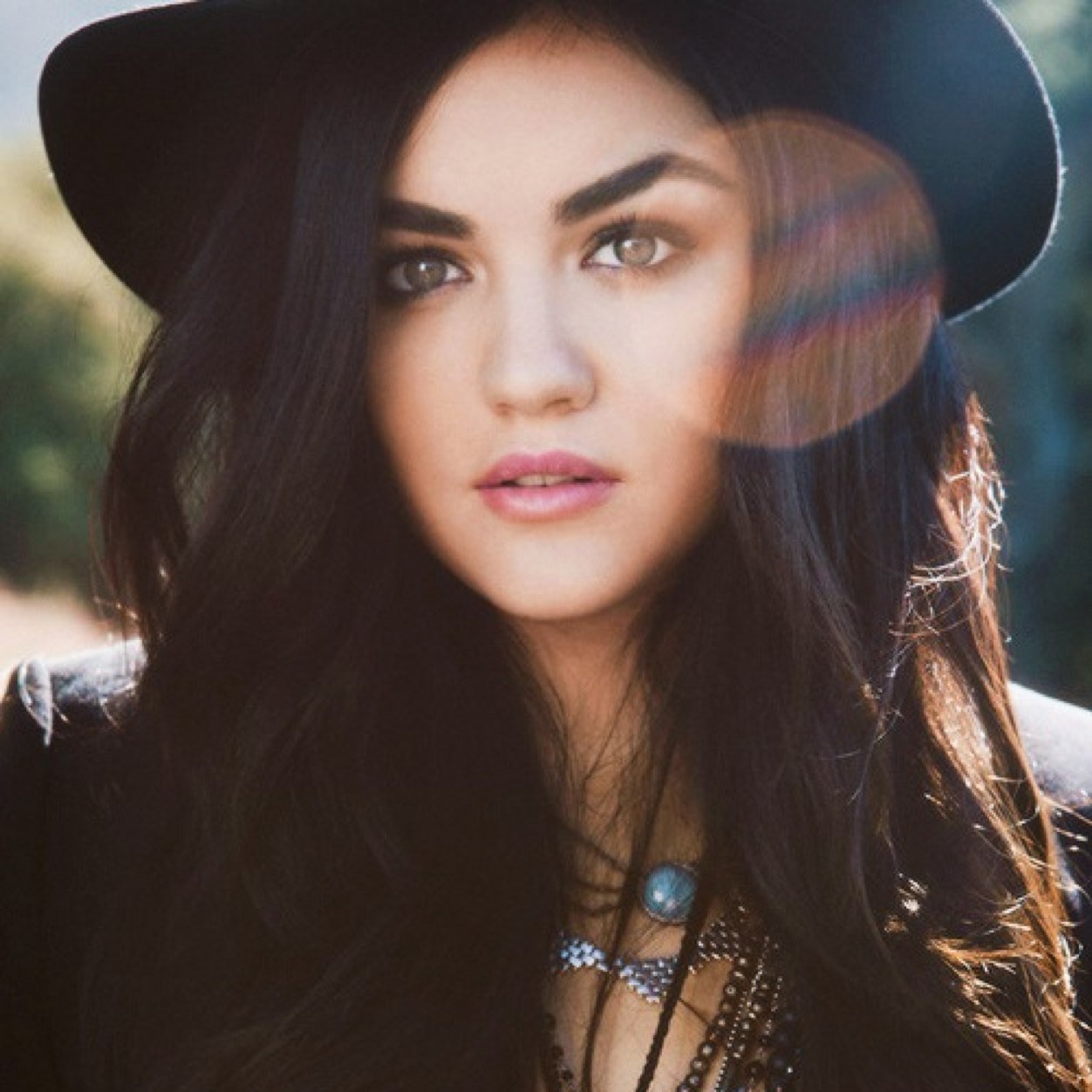 Let tales stay in the books,for it's always easier to fix a bruised arm than to mend a broken heart. |[Warning:Toxic||Pretty.Not liar.||RP]|