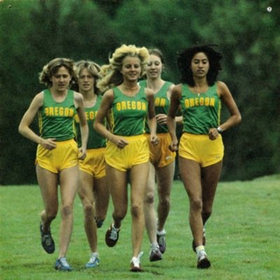 I'm a runner. Track is my life. 200m, 400m hurdles, 800m. College Athlete, class of 2017. #TrackNation