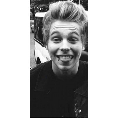 I got hacked at 5k + 5/4 please follow my new account @drunkwithhemmo .. Ask for a fb