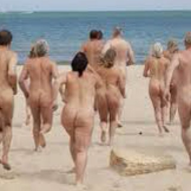 Just here to give people info on meets and locations to take part in nudism. Dm me if you need any more info