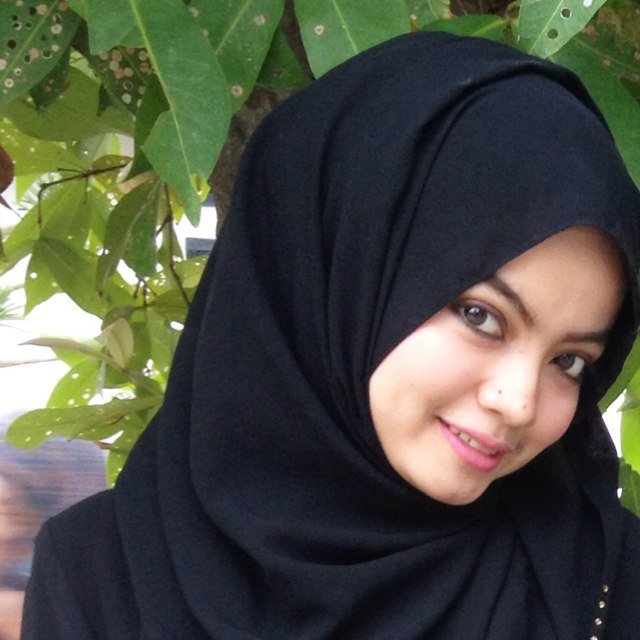 Makeup artist freelance, selling many brand whitening injection.