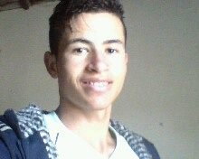 amo futebol e  diversas coisas