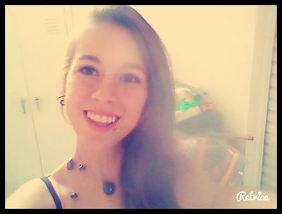 Ιn love with Tumblr,Food,Music & Skins. I follow back☺