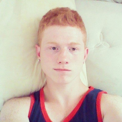 17yr old ginger/bands are life/ follow me ^_^ snapchat tchidac