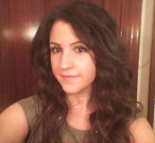 bloodbluee's profile picture. Si te atreves a enseñar, nunca dejes de aprender. Me gusta el chocolate, la música, la sinceridad y el amor en cualquier formato.