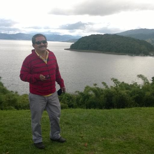 Soy una persona madura, alegre que me gusta la naturaleza y trabajo en el campo disfrutando de ella.
