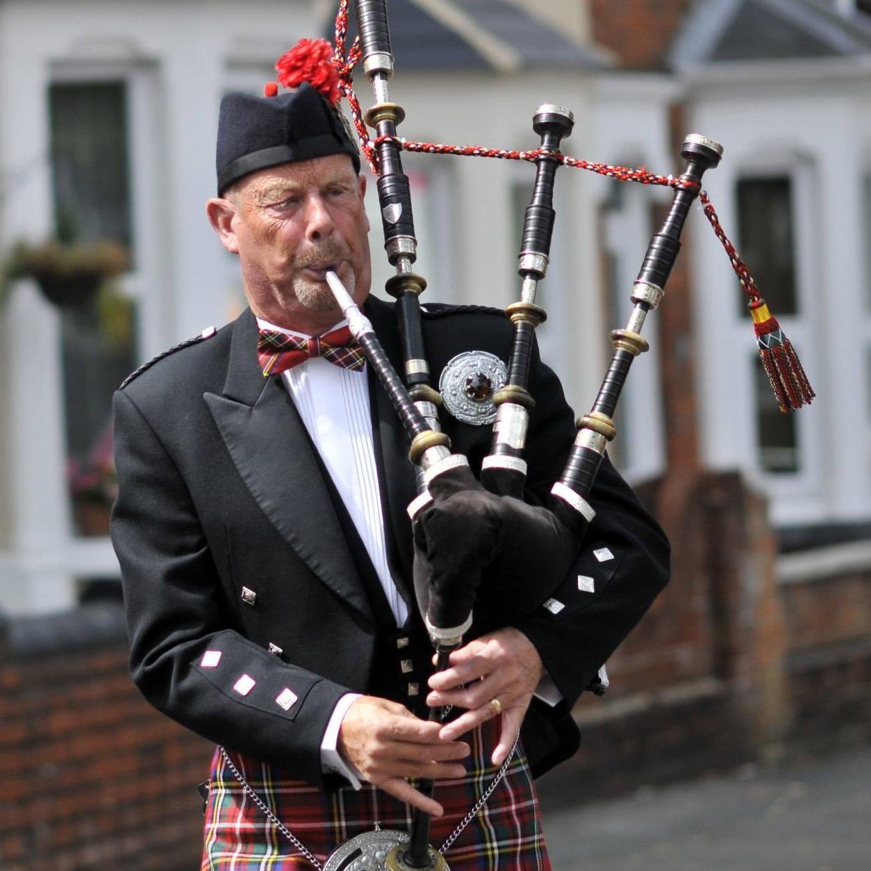 wiltshirepiper's profile picture. Traditional Highland Piper Available for Weddings Funerals Burns Suppers New Years Birthday Parties & Funerals