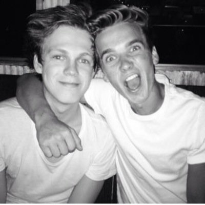 Youtube is my addiction! British youtubers! Tanya fav'd tweet 27-1-14 gabby fav'd tweet 7-6-14 fleur fav'd tweet x2 12-7-14