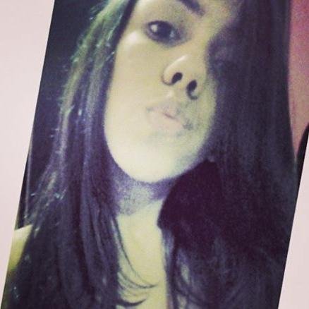 Moça risonha, que ri e sonha *--*