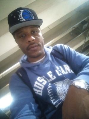 singer/rapper/actor/  need a singing hook betta holla at me.