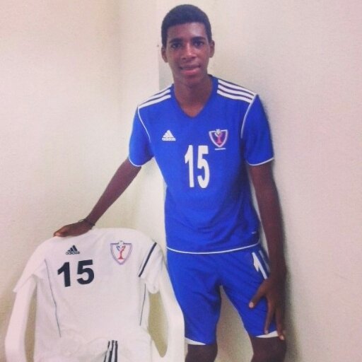 tengo un sueño ese sueño es ser FUTBOLISTA PROFESIONAL y no me rendire hasta cumplirlo