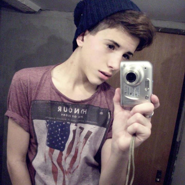 14 y/o MODELO / #BELIEBER / CONTACTO: ale.tevez@hotmail.com.ar / IG: AgusEGomez