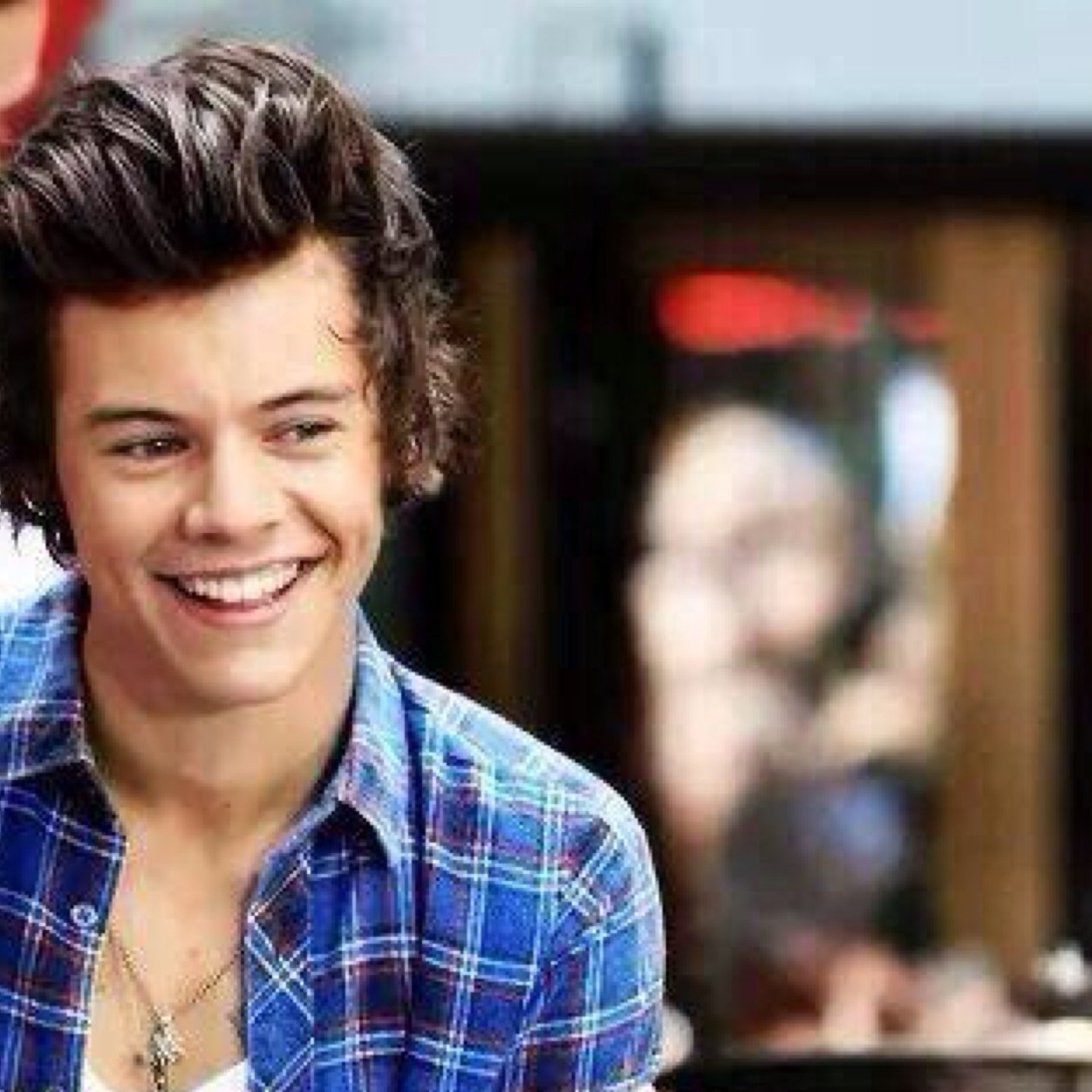 Tweet your fave Harry pic to @1DShuffle for a followback. Follow her on IG if you have one. She fb :) x ILY