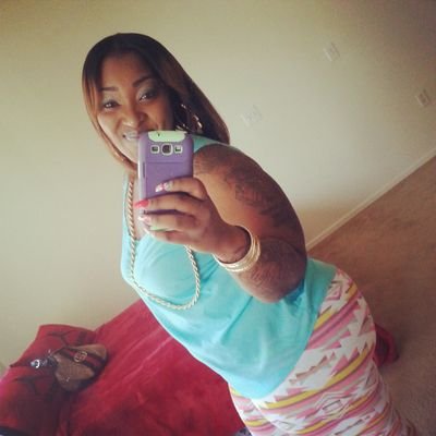 s0phuckintatt3d's profile picture. Single , 24 & Gettin It :)