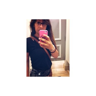 Instagram ; ewww.its.vivi ❁