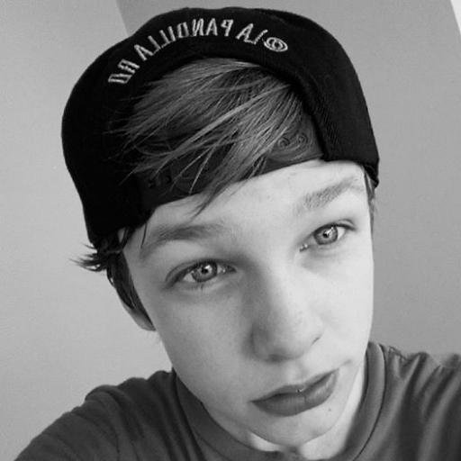 ¡ I Love  @Hollings007 and #belieber !