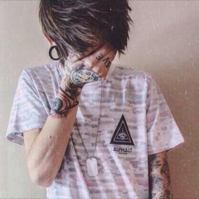 I'm Chris Darin ⚓ • 17 • bisexual • single • make me your cum slut