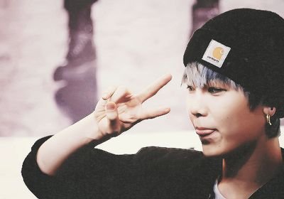 อันยองฮะ!! ผมเจลโล่มักเน่น้อยวง B.A.P ผมหน้ามึน ชอบป่วน(?) ฟอลมาเล่นกับผมสิ แล้วคุณจะหลงรักผม 사랑 ^^ [REAL: @ZELO96] 24/02/13