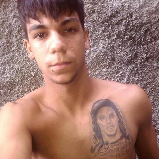 Muito feliz, em saber que meu idolo RONALDINHO gostou da minha tatuagem   #eumereçoconheceroRONALDINHO
