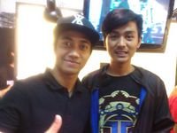 berdiri tegak terus melangkah