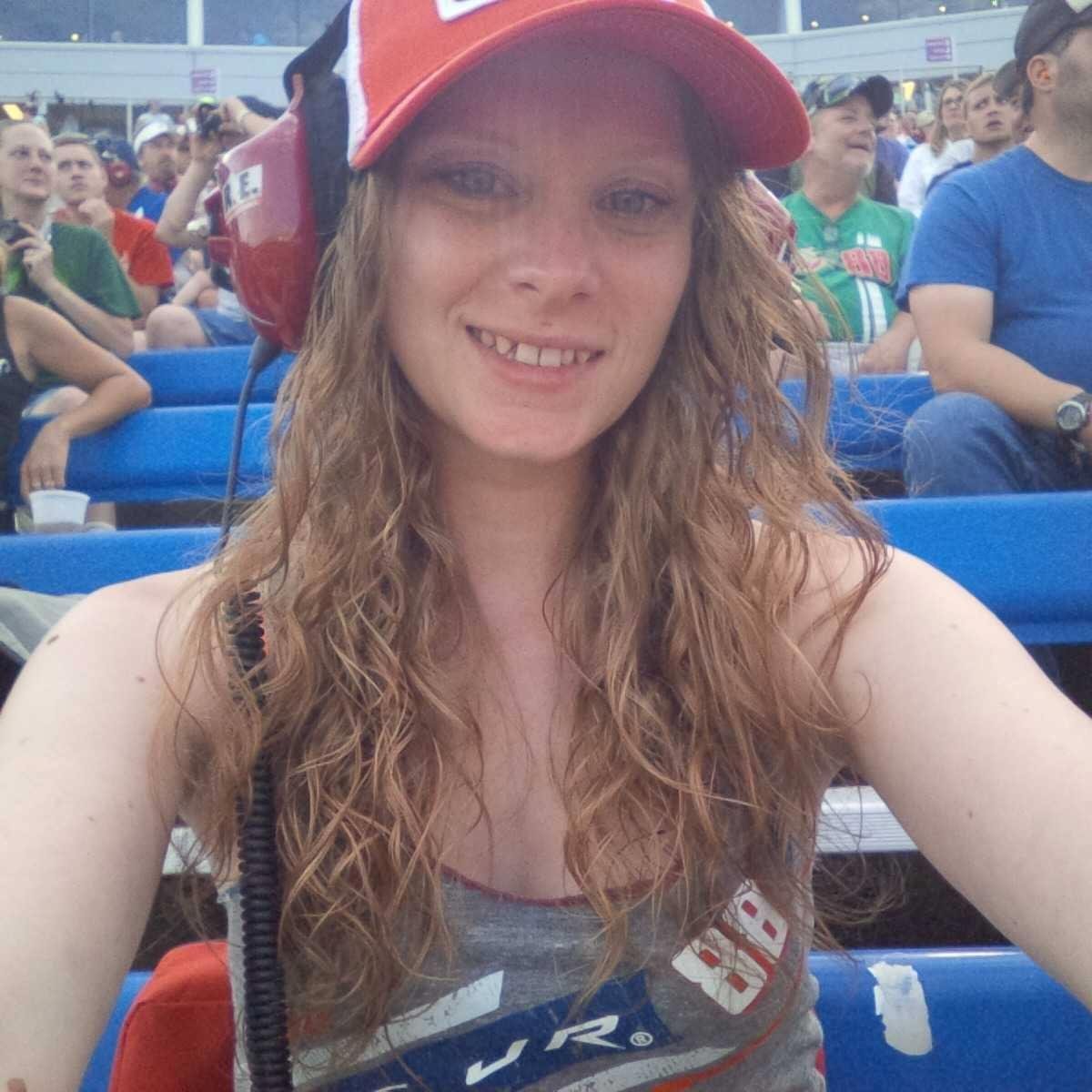 #IAmCanadian 🇨🇦 Elbows up! #NASCAR #TeamHendrick #DaleJr 🏁 #ChaseElliott #CountryMusic 🤠 ♡KX96♡ •Swiftie • Be Kind To One Another #BlueJays ⚾
