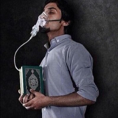 يآلي تبون آلخووي آلزيّن !                           ترااهَ في زممـانكم مرحومّ  :$
