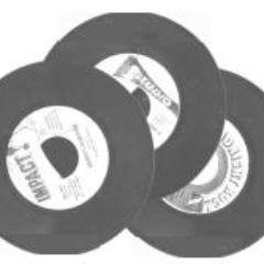 Vinyl addicted Dj du collectif LACYDON STYLE, promotion artist/event sur Marseille, association mmars-c-yeah FMM