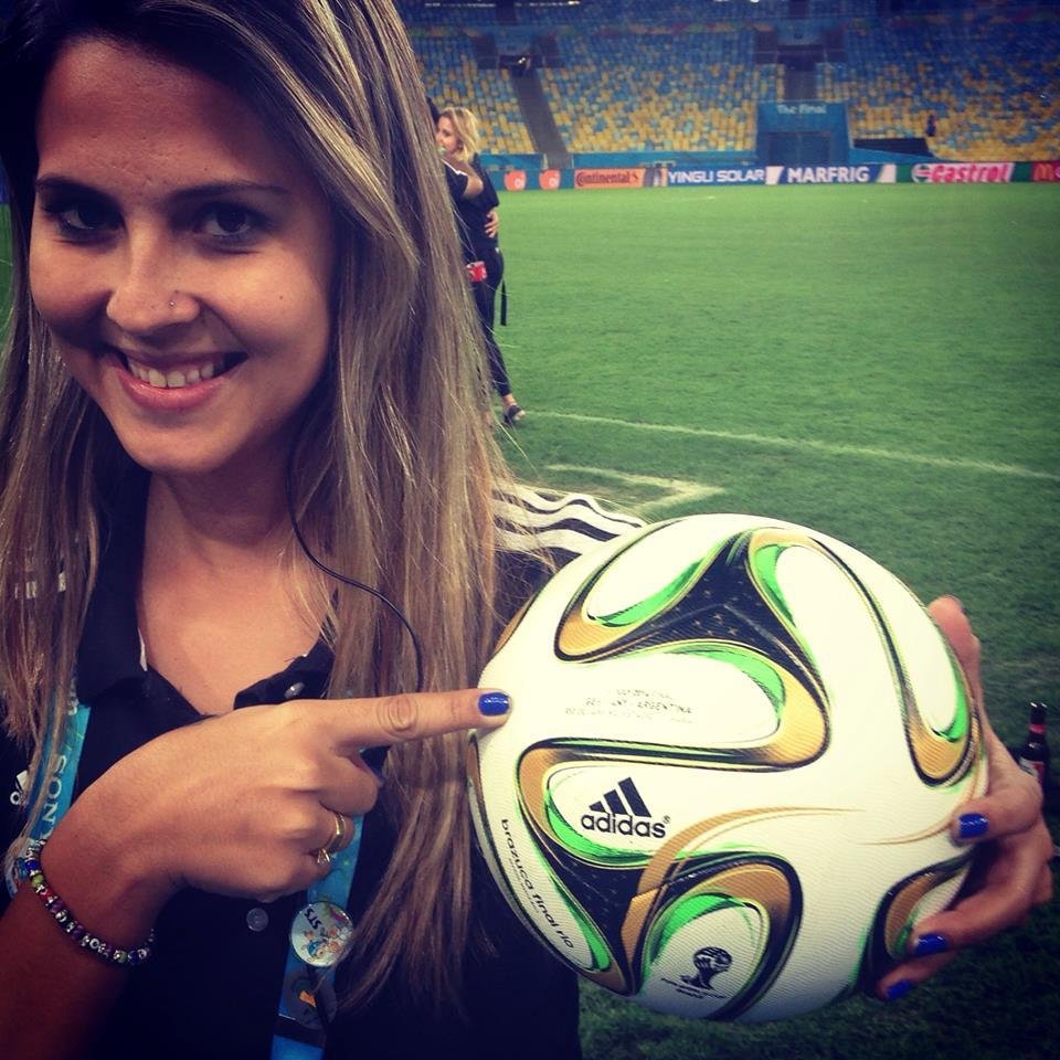 refinamor's profile picture. Jornalista, Marketeira, Produtora e Profissional ligada ao Futebol. Depois de trabalhar na Copa, de volta a SP trabalhando com a SportFood, Pluri e BrSM.