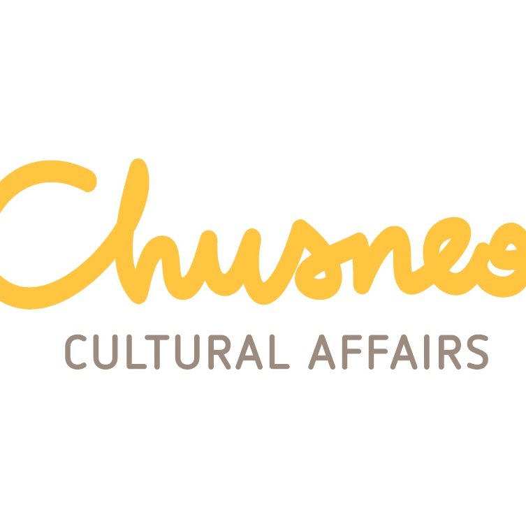 ESTO ES SERIO. Esto es un chusneo.

Chusnear Pasar el rato, perder el tiempo. 
Chusneo. Cachondeo, mofa.
