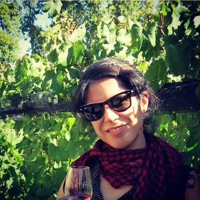 Loquilla8884's profile picture. Ingeniera, Chef, futura Enóloga, WSET 2, casi Dj, casi diseñadora, bailarina, skier, creativamente limada y bastante locaaa!!! ROCK IS MY LIFE!