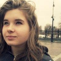 Мне наплевать на тех, кто уходит из моей жизни. Я найду замену каждому. Зато тех, кто остался, я люблю больше жизни!