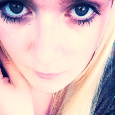 Kelly, MFC/ I'd rather be hated for who
I am than loved for who im not.
