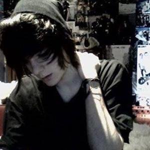 Bands ♡ MIW, DBA, AA, BMTH, BVB, BFMV, SS, GS, WT, HDL, UTD, HIM, ETF, TWA ♡ I follow back.