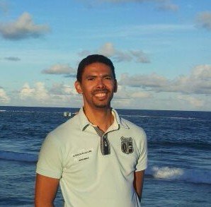 Filho, irmão, amigo, tio, padrinho, pai de Bia,  João e Miguel. Quer mais?!?!?