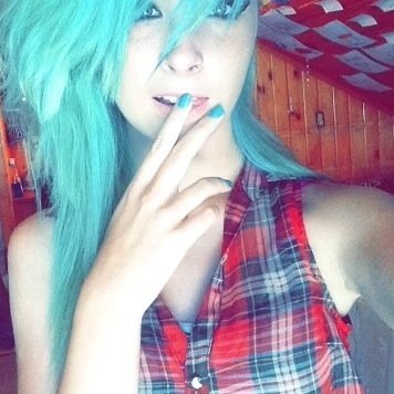 I'm sorry that I'm not good enough. 
Single. Bisexual. 17.