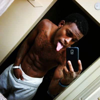 KEEPING IT REAL WAS ALL I KNOW MOM WAS A STRIPPER DAD WAS A KING PIN SO MY LIFE IS KINDA FUCK BUT FOLLOW ME ON HERE N IG.. THEREALCLOUDZ